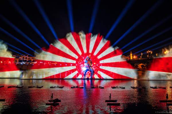 Die Weihnachtsshow NAVIGALIA in Sevilla beeindruckt mit einer gigantischen Wasser-, Licht- und Lasershow und begeistert Hunderttausende Besucher