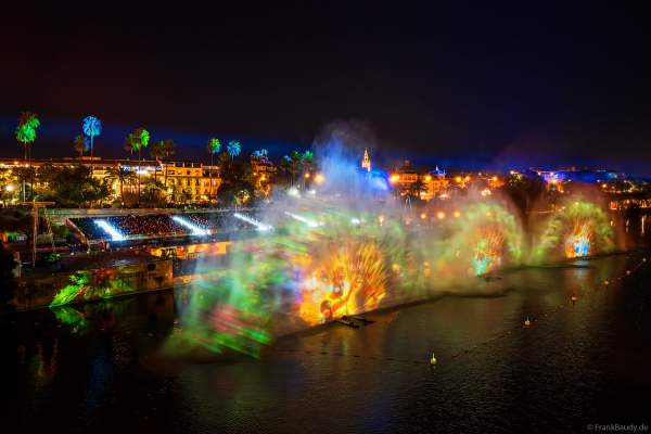 Die Weihnachtsshow NAVIGALIA in Sevilla beeindruckt mit einer gigantischen Wasser-, Licht- und Lasershow und begeistert Hunderttausende Besucher