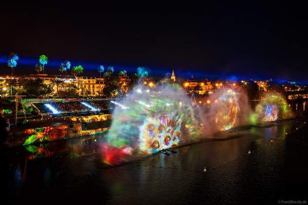 Die Weihnachtsshow NAVIGALIA in Sevilla beeindruckt mit einer gigantischen Wasser-, Licht- und Lasershow und begeistert Hunderttausende Besucher