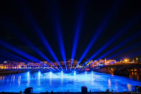 Die Weihnachtsshow NAVIGALIA in Sevilla beeindruckt mit einer gigantischen Wasser-, Licht- und Lasershow und begeistert Hunderttausende Besucher