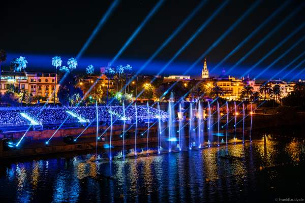 Die Weihnachtsshow NAVIGALIA in Sevilla beeindruckt mit einer gigantischen Wasser-, Licht- und Lasershow und begeistert Hunderttausende Besucher