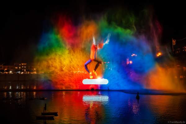 Die Weihnachtsshow NAVIGALIA in Sevilla beeindruckt mit einer gigantischen Wasser-, Licht- und Lasershow und begeistert Hunderttausende Besucher