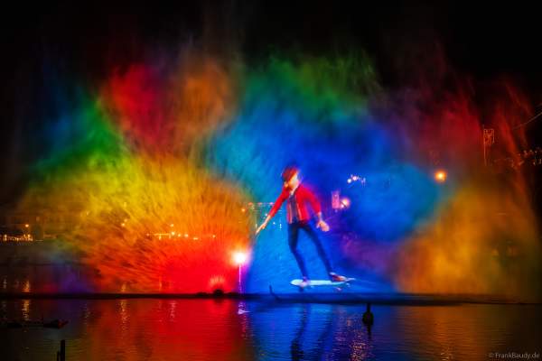 Die Weihnachtsshow NAVIGALIA in Sevilla beeindruckt mit einer gigantischen Wasser-, Licht- und Lasershow und begeistert Hunderttausende Besucher