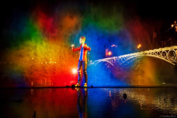 Die Weihnachtsshow NAVIGALIA in Sevilla beeindruckt mit einer gigantischen Wasser-, Licht- und Lasershow und begeistert Hunderttausende Besucher
