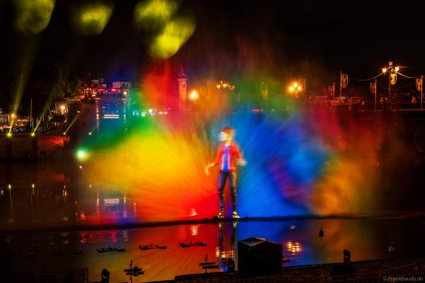Die Weihnachtsshow NAVIGALIA in Sevilla beeindruckt mit einer gigantischen Wasser-, Licht- und Lasershow und begeistert Hunderttausende Besucher
