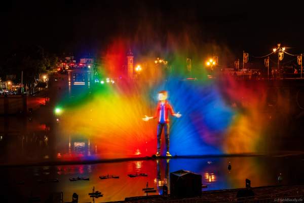 Die Weihnachtsshow NAVIGALIA in Sevilla beeindruckt mit einer gigantischen Wasser-, Licht- und Lasershow und begeistert Hunderttausende Besucher