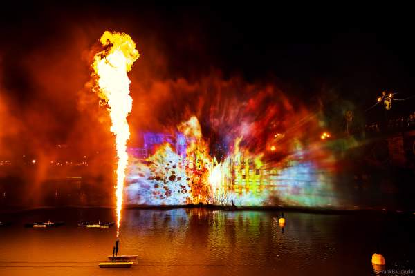 Die Weihnachtsshow NAVIGALIA in Sevilla beeindruckt mit einer gigantischen Wasser-, Licht- und Lasershow und begeistert Hunderttausende Besucher