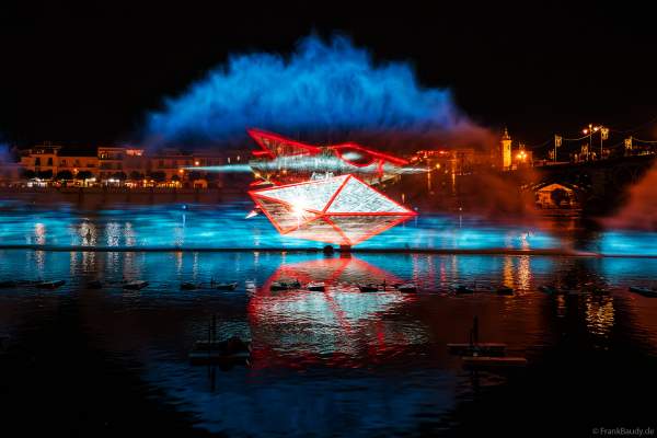Die Weihnachtsshow NAVIGALIA in Sevilla beeindruckt mit einer gigantischen Wasser-, Licht- und Lasershow und begeistert Hunderttausende Besucher