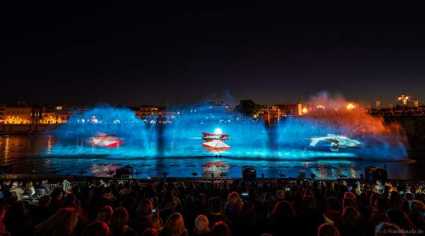 Die Weihnachtsshow NAVIGALIA in Sevilla beeindruckt mit einer gigantischen Wasser-, Licht- und Lasershow und begeistert Hunderttausende Besucher