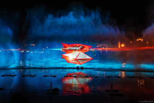 Die Weihnachtsshow NAVIGALIA in Sevilla beeindruckt mit einer gigantischen Wasser-, Licht- und Lasershow und begeistert Hunderttausende Besucher