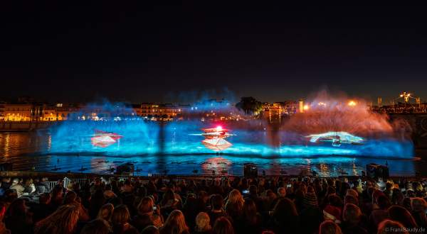 Die Weihnachtsshow NAVIGALIA in Sevilla beeindruckt mit einer gigantischen Wasser-, Licht- und Lasershow und begeistert Hunderttausende Besucher