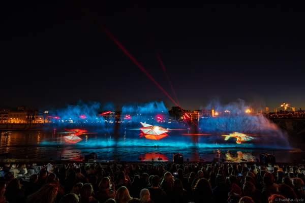 Die Weihnachtsshow NAVIGALIA in Sevilla beeindruckt mit einer gigantischen Wasser-, Licht- und Lasershow und begeistert Hunderttausende Besucher