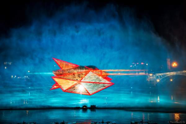 Die Weihnachtsshow NAVIGALIA in Sevilla beeindruckt mit einer gigantischen Wasser-, Licht- und Lasershow und begeistert Hunderttausende Besucher