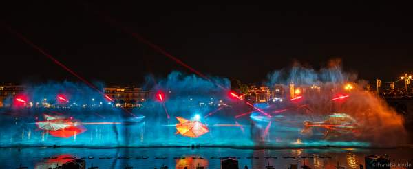 Die Weihnachtsshow NAVIGALIA in Sevilla beeindruckt mit einer gigantischen Wasser-, Licht- und Lasershow und begeistert Hunderttausende Besucher