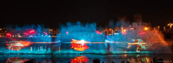 Die Weihnachtsshow NAVIGALIA in Sevilla beeindruckt mit einer gigantischen Wasser-, Licht- und Lasershow und begeistert Hunderttausende Besucher