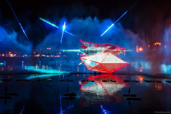 Die Weihnachtsshow NAVIGALIA in Sevilla beeindruckt mit einer gigantischen Wasser-, Licht- und Lasershow und begeistert Hunderttausende Besucher