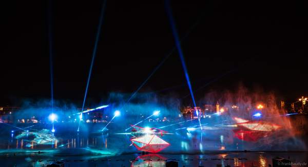 Die Weihnachtsshow NAVIGALIA in Sevilla beeindruckt mit einer gigantischen Wasser-, Licht- und Lasershow und begeistert Hunderttausende Besucher