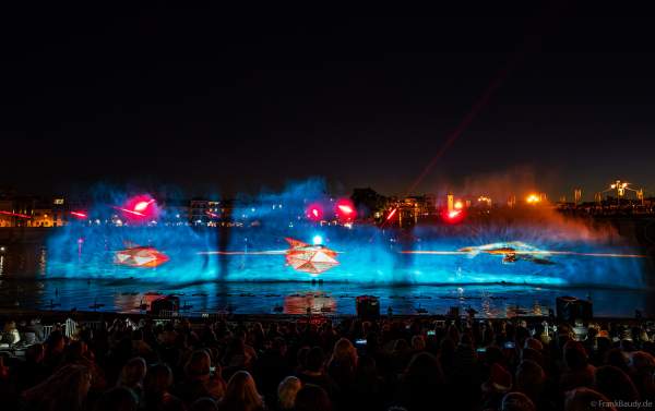 Die Weihnachtsshow NAVIGALIA in Sevilla beeindruckt mit einer gigantischen Wasser-, Licht- und Lasershow und begeistert Hunderttausende Besucher