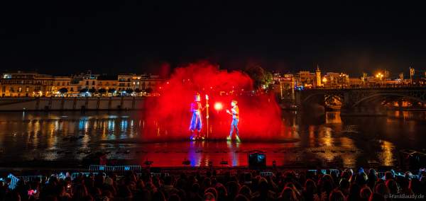 Die Weihnachtsshow NAVIGALIA in Sevilla beeindruckt mit einer gigantischen Wasser-, Licht- und Lasershow und begeistert Hunderttausende Besucher