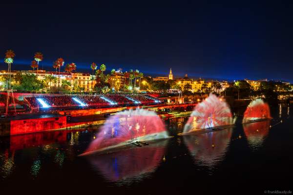 Die Weihnachtsshow NAVIGALIA in Sevilla beeindruckt mit einer gigantischen Wasser-, Licht- und Lasershow und begeistert Hunderttausende Besucher
