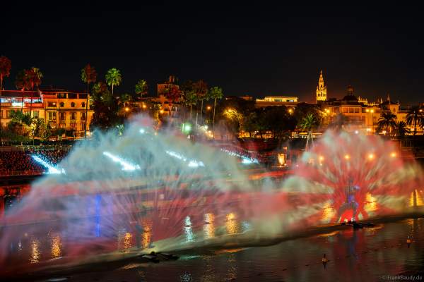 Die Weihnachtsshow NAVIGALIA in Sevilla beeindruckt mit einer gigantischen Wasser-, Licht- und Lasershow und begeistert Hunderttausende Besucher