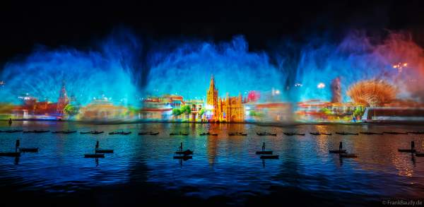 Die Weihnachtsshow NAVIGALIA in Sevilla beeindruckt mit einer gigantischen Wasser-, Licht- und Lasershow und begeistert Hunderttausende Besucher