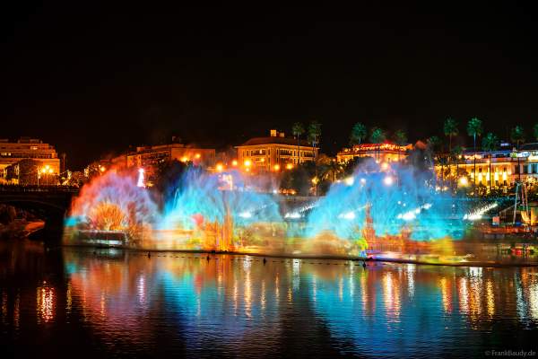 Die Weihnachtsshow NAVIGALIA in Sevilla beeindruckt mit einer gigantischen Wasser-, Licht- und Lasershow und begeistert Hunderttausende Besucher