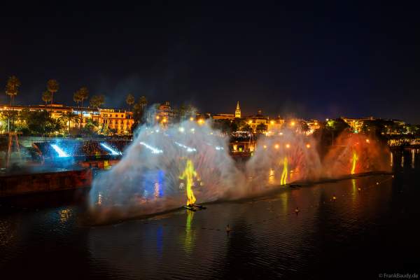 Die Weihnachtsshow NAVIGALIA in Sevilla beeindruckt mit einer gigantischen Wasser-, Licht- und Lasershow und begeistert Hunderttausende Besucher