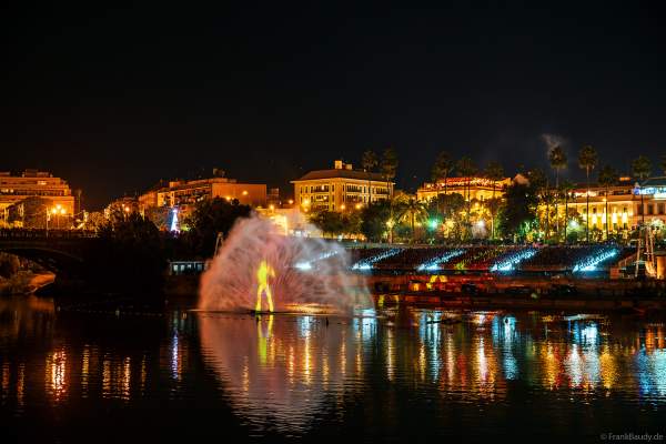 Die Weihnachtsshow NAVIGALIA in Sevilla beeindruckt mit einer gigantischen Wasser-, Licht- und Lasershow und begeistert Hunderttausende Besucher