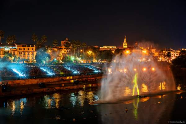 Die Weihnachtsshow NAVIGALIA in Sevilla beeindruckt mit einer gigantischen Wasser-, Licht- und Lasershow und begeistert Hunderttausende Besucher