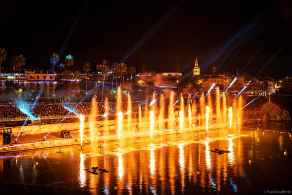 Die Weihnachtsshow NAVIGALIA in Sevilla beeindruckt mit einer gigantischen Wasser-, Licht- und Lasershow und begeistert Hunderttausende Besucher