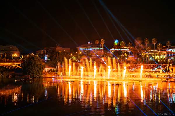 Die Weihnachtsshow NAVIGALIA in Sevilla beeindruckt mit einer gigantischen Wasser-, Licht- und Lasershow und begeistert Hunderttausende Besucher