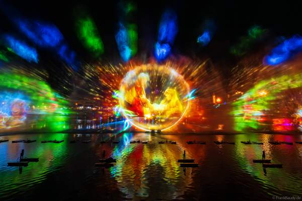 Die Weihnachtsshow NAVIGALIA in Sevilla beeindruckt mit einer gigantischen Wasser-, Licht- und Lasershow und begeistert Hunderttausende Besucher