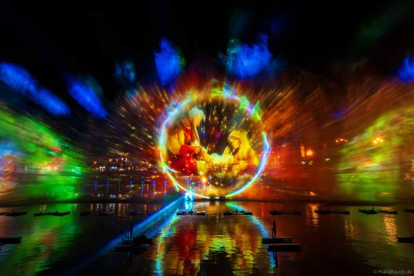 Die Weihnachtsshow NAVIGALIA in Sevilla beeindruckt mit einer gigantischen Wasser-, Licht- und Lasershow und begeistert Hunderttausende Besucher