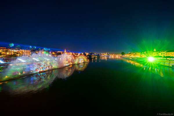 Die Weihnachtsshow NAVIGALIA in Sevilla beeindruckt mit einer gigantischen Wasser-, Licht- und Lasershow und begeistert Hunderttausende Besucher