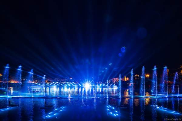 Die Weihnachtsshow NAVIGALIA in Sevilla beeindruckt mit einer gigantischen Wasser-, Licht- und Lasershow und begeistert Hunderttausende Besucher