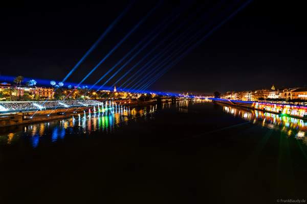 Die Weihnachtsshow NAVIGALIA in Sevilla beeindruckt mit einer gigantischen Wasser-, Licht- und Lasershow und begeistert Hunderttausende Besucher