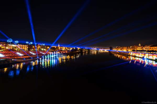 Die Weihnachtsshow NAVIGALIA in Sevilla beeindruckt mit einer gigantischen Wasser-, Licht- und Lasershow und begeistert Hunderttausende Besucher