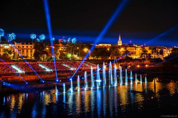 Die Weihnachtsshow NAVIGALIA in Sevilla beeindruckt mit einer gigantischen Wasser-, Licht- und Lasershow und begeistert Hunderttausende Besucher