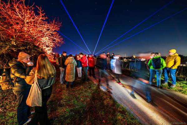 Weinbergnacht 2025 in Bad Dürkheim mit farbenprächtiger Lichtshow auf den Weinbergen