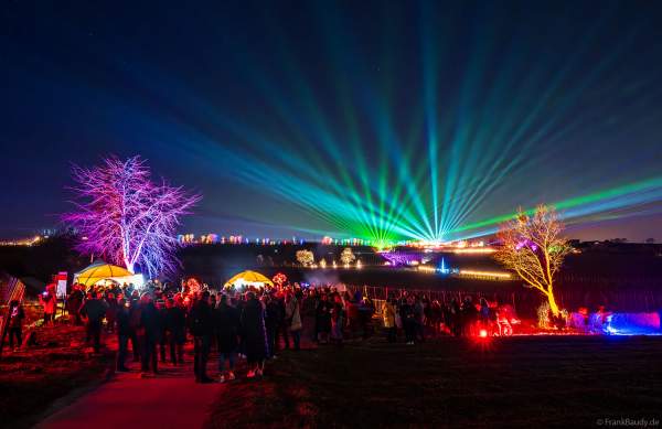 Weinbergnacht 2025 in Bad Dürkheim mit strahlender Lichtshow und Laser auf den Weinbergen