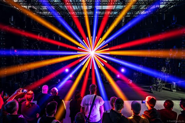 AYRTON mit seiner DEMO-Lichtshow auf der Prolight + Sound 2025 in Frankfurt - mit Veloce Profile, Mamba und Rivale Wash