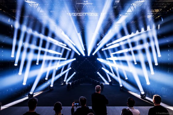 AYRTON mit seiner DEMO-Lichtshow auf der Prolight + Sound 2025 in Frankfurt - mit Veloce Profile, Mamba und Rivale Wash