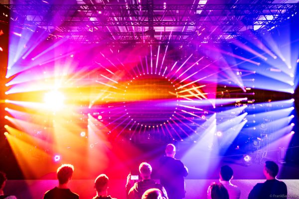 AYRTON mit seiner DEMO-Lichtshow auf der Prolight + Sound 2025 in Frankfurt - mit Veloce Profile, Mamba und Rivale Wash