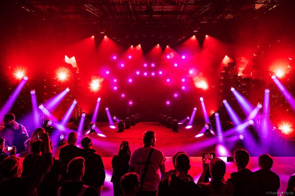 AYRTON mit seiner DEMO-Lichtshow auf der Prolight + Sound 2025 in Frankfurt - mit Veloce Profile, Mamba und Rivale Wash