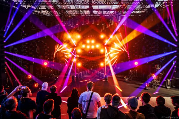 AYRTON mit seiner DEMO-Lichtshow auf der Prolight + Sound 2025 in Frankfurt - mit Veloce Profile, Mamba und Rivale Wash