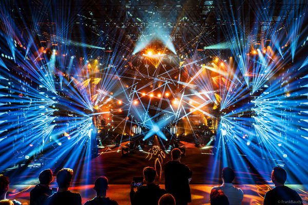 AYRTON mit seiner DEMO-Lichtshow auf der Prolight + Sound 2025 in Frankfurt - mit Veloce Profile, Mamba und Rivale Wash