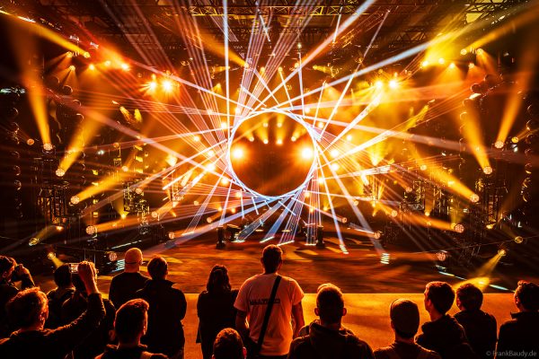 AYRTON mit seiner DEMO-Lichtshow auf der Prolight + Sound 2025 in Frankfurt - mit Veloce Profile, Mamba und Rivale Wash