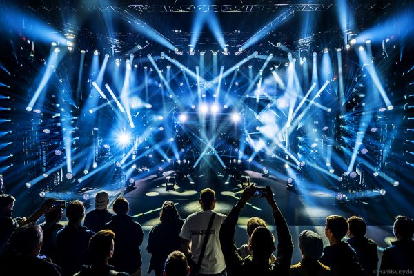 AYRTON mit seiner DEMO-Lichtshow auf der Prolight + Sound 2025 in Frankfurt - mit Veloce Profile, Mamba und Rivale Wash