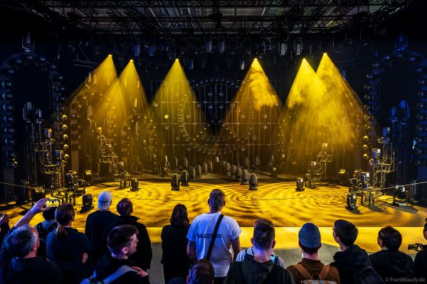 AYRTON mit seiner DEMO-Lichtshow auf der Prolight + Sound 2025 in Frankfurt - mit Veloce Profile, Mamba und Rivale Wash